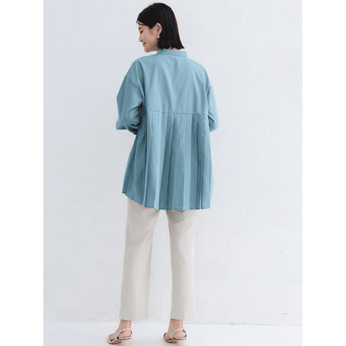 骨格ナチュラルミドル丈プリーツシャツ