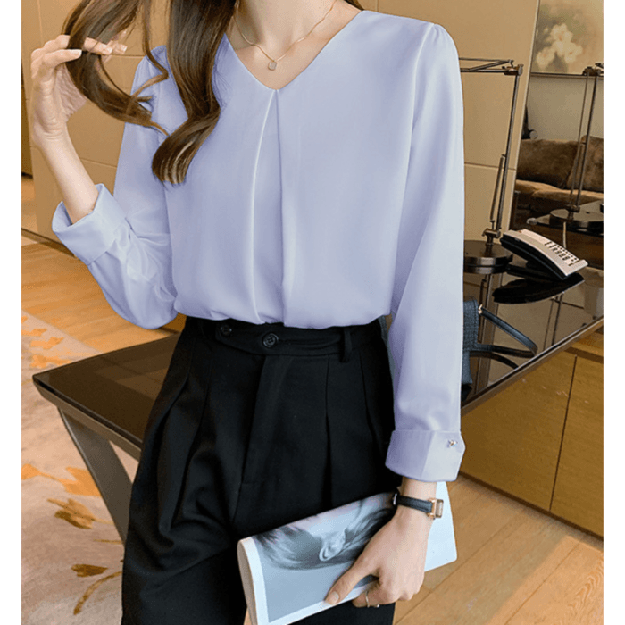 骨格ナチュラルノーカラーブラウス