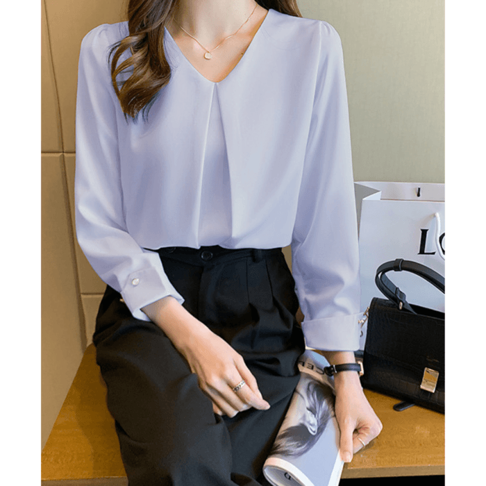 骨格ナチュラルノーカラーブラウス