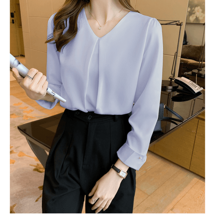 骨格ナチュラルノーカラーブラウス