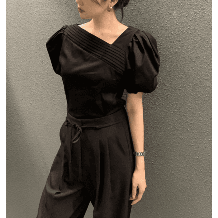 骨格ナチュラルフロントタックパフスリーブブラウス