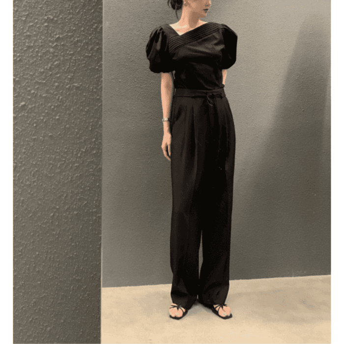 骨格ナチュラルフロントタックパフスリーブブラウス