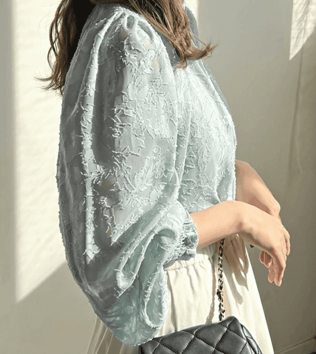 骨格ナチュラルシアー花柄ブラウストップス