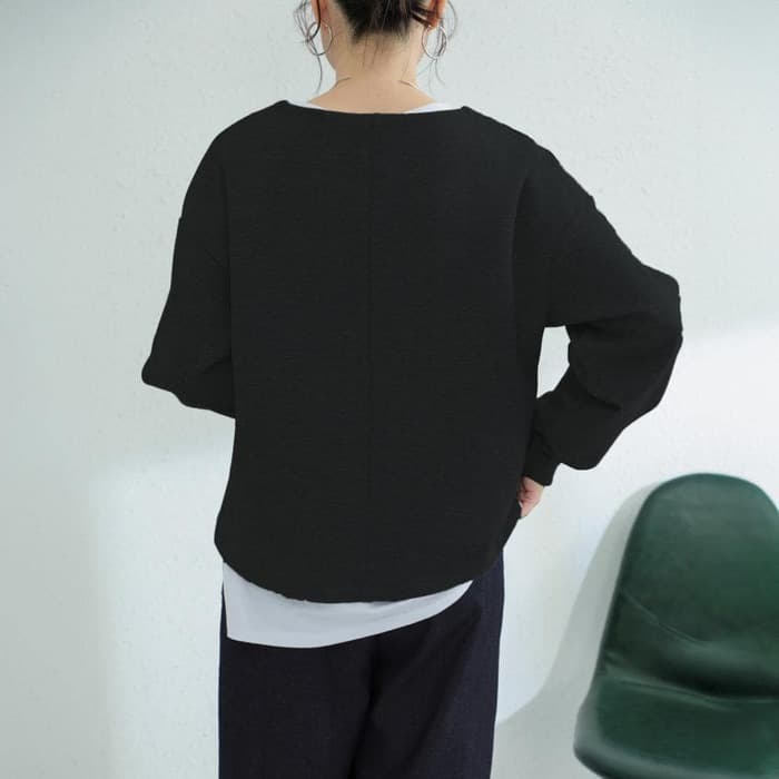 骨格ナチュラルVネックドロップショルダートップス