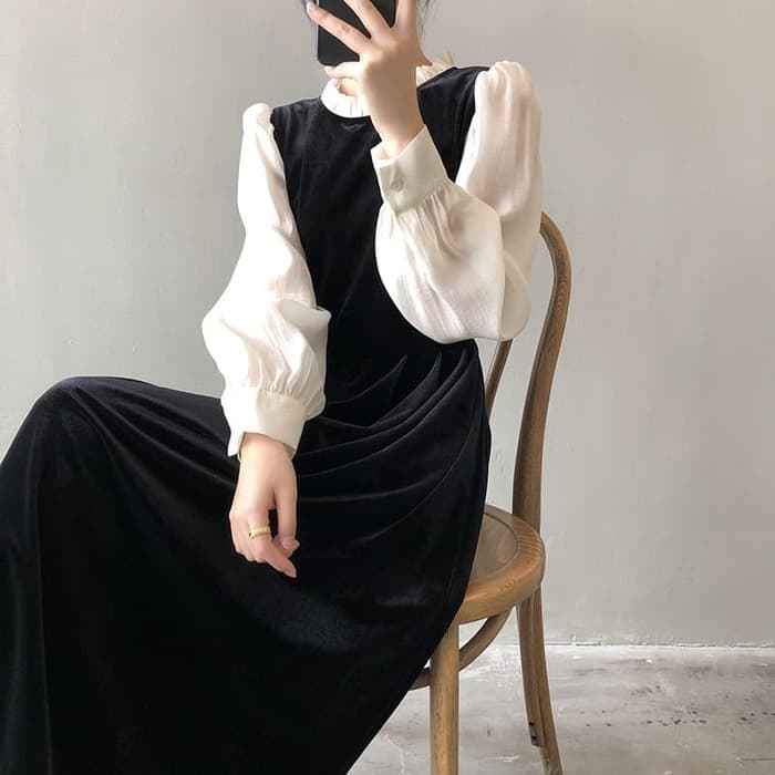 骨格ナチュラルフリルネックベロアワンピース