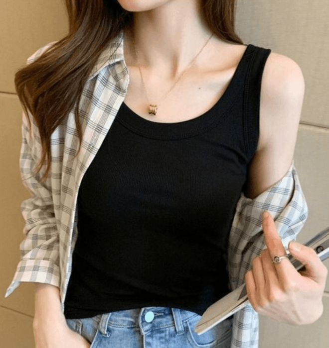 骨格ナチュラルUネックタンクトップ