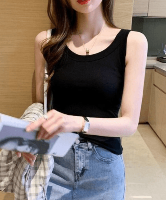 骨格ナチュラルUネックタンクトップ