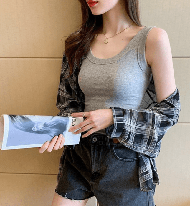 骨格ナチュラルUネックタンクトップ