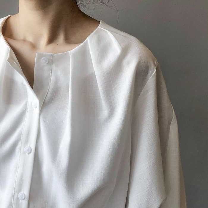 骨格ナチュラルバルーンスリーブブラウス