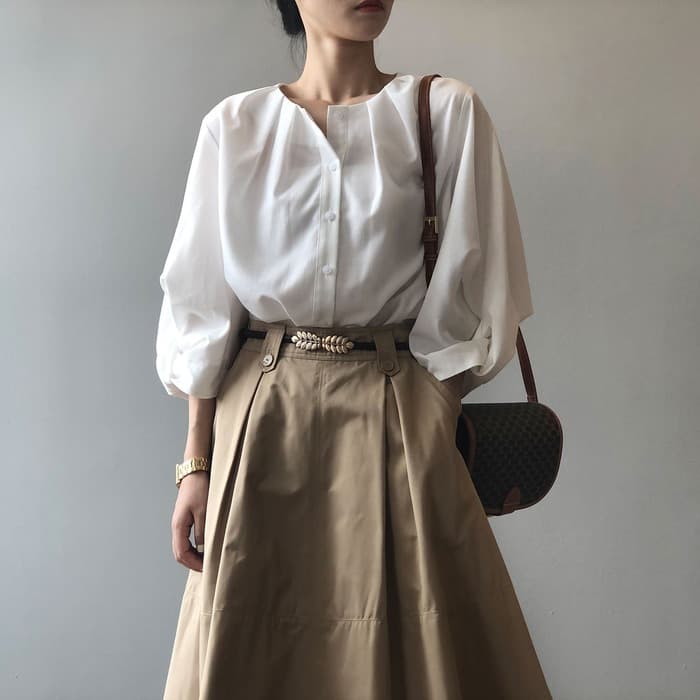 骨格ナチュラルバルーンスリーブブラウス