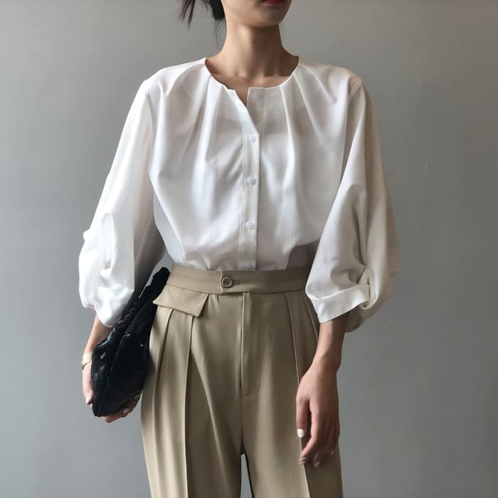 骨格ナチュラルバルーンスリーブブラウス