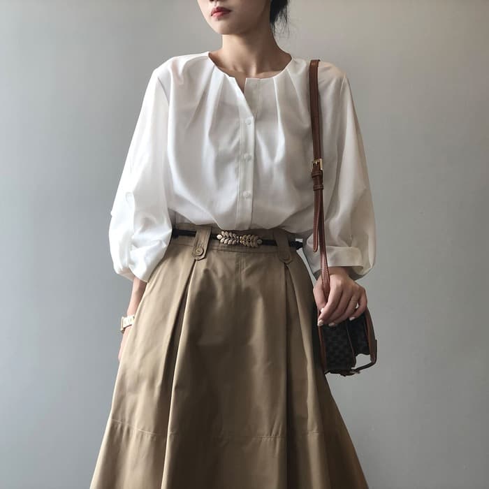 骨格ナチュラルバルーンスリーブブラウス