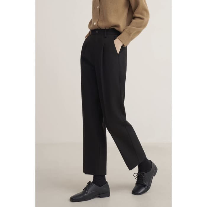 骨格ナチュラルセンタープレスパンツ