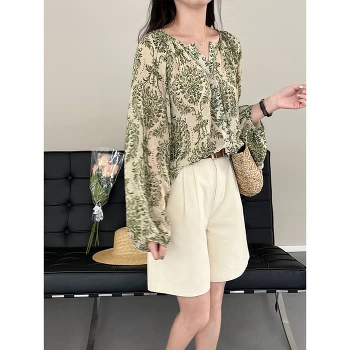 骨格ナチュラル花柄シアーブラウス