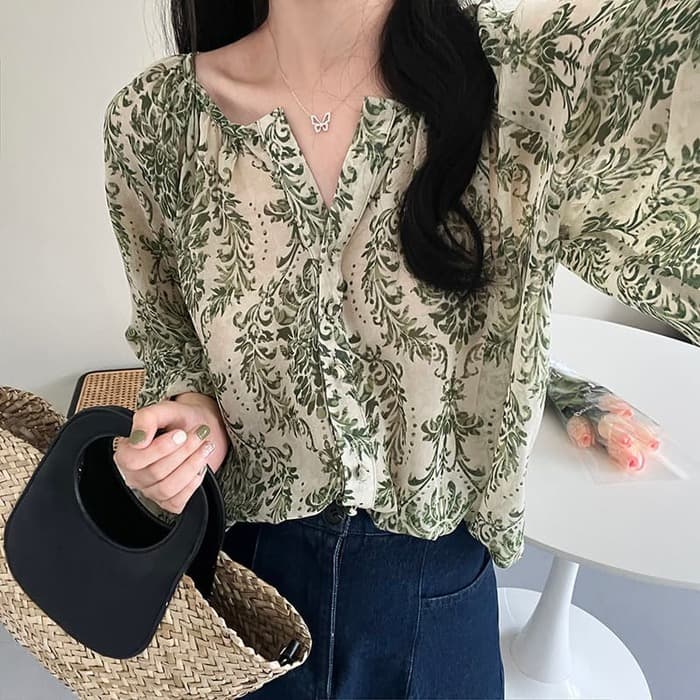 骨格ナチュラル花柄シアーブラウス