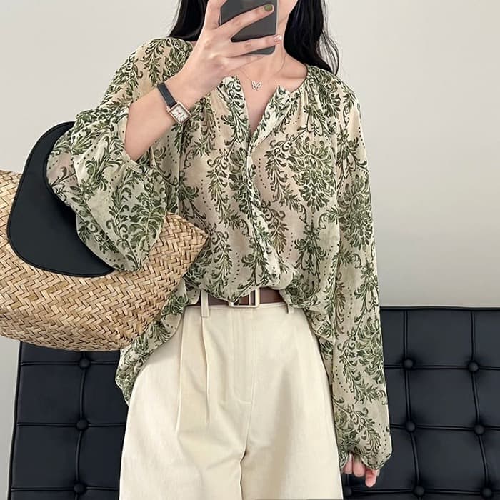 骨格ナチュラル花柄シアーブラウス