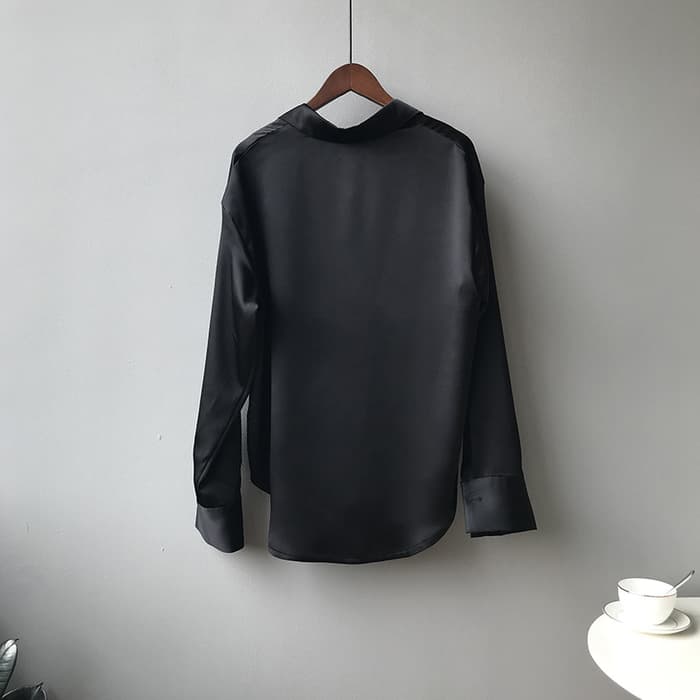 骨格ナチュラルサテンシャツ