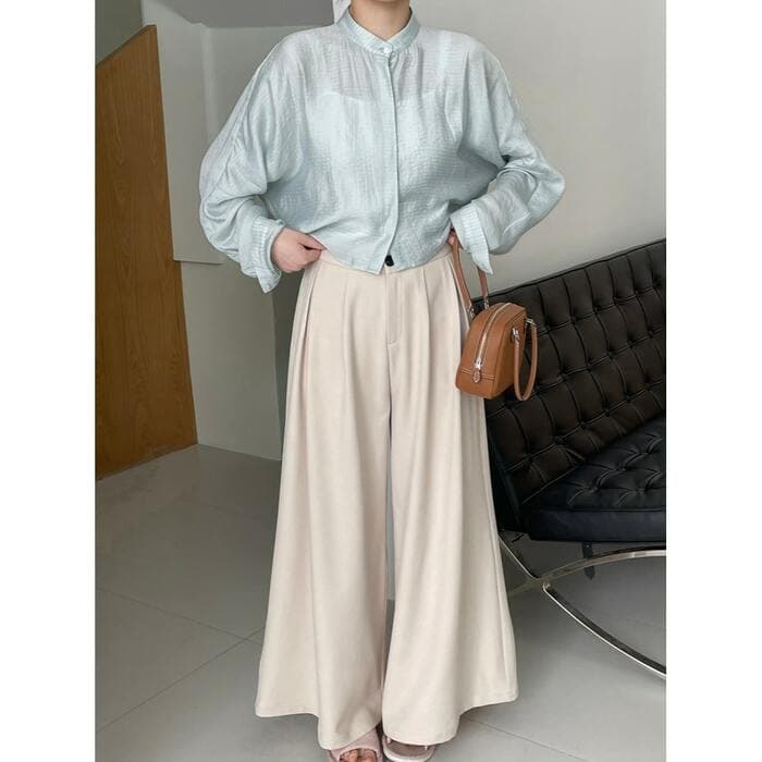 骨格ナチュラルスタンドカラーショート丈ブラウス