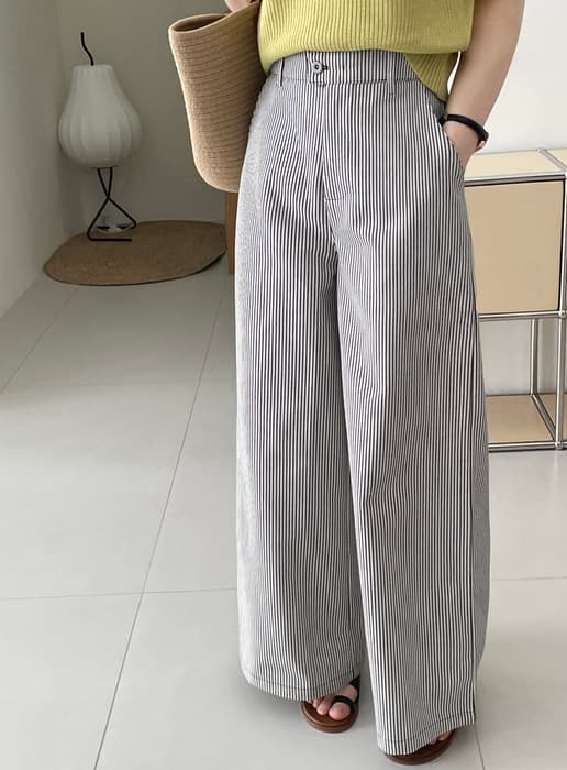 骨格ナチュラルストライプストレートパンツ