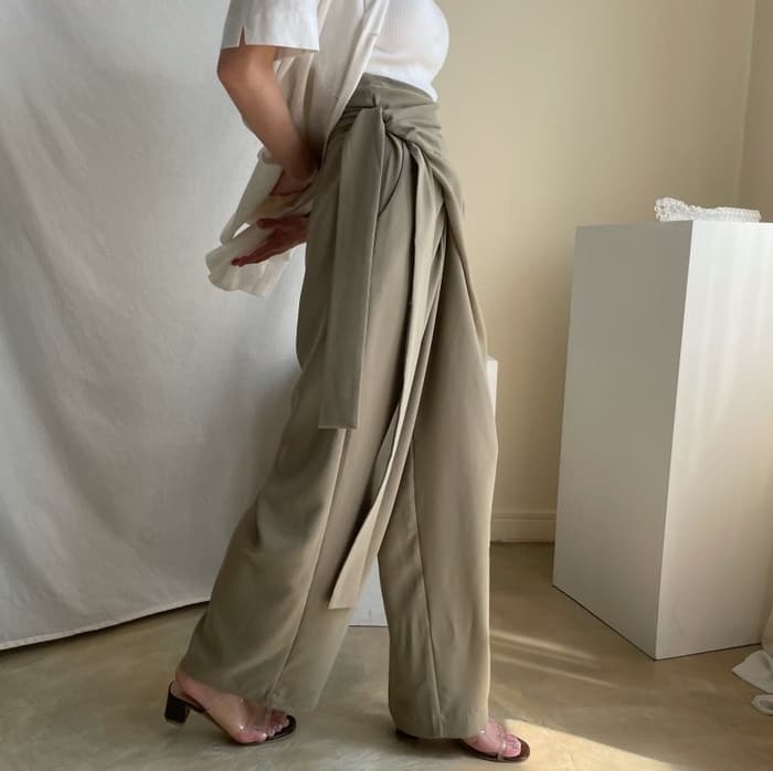 骨格ナチュラルアシメデザインワイドパンツ