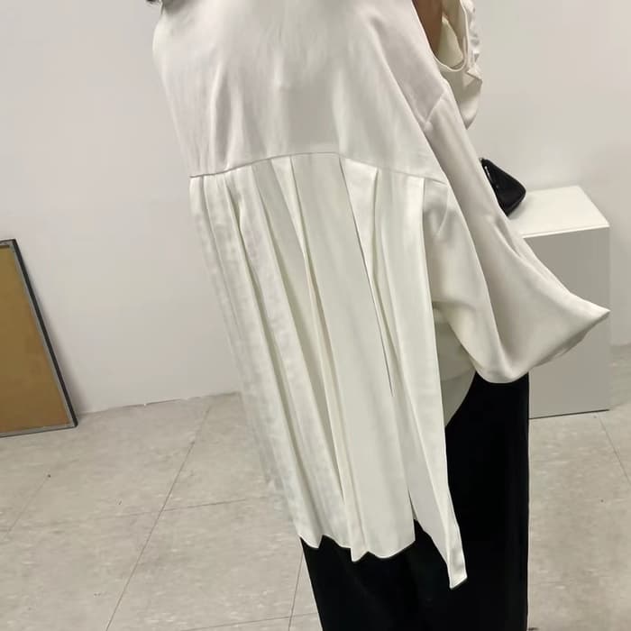 骨格ナチュラルバックプリーツシンプルシャツブラウス
