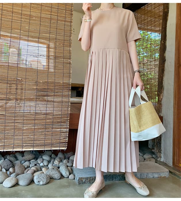 骨格ナチュラルプリーツ半袖ワンピース