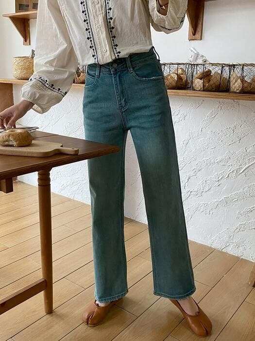 骨格ナチュラルストレートデニムパンツ