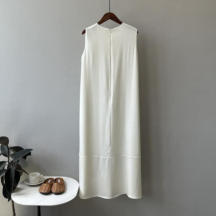 骨格ナチュラルラウンドネックノースリーブワンピース