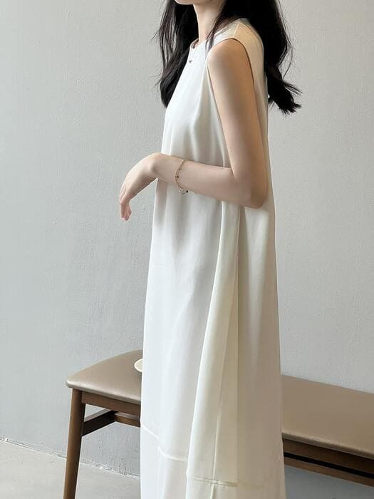 骨格ナチュラルラウンドネックノースリーブワンピース