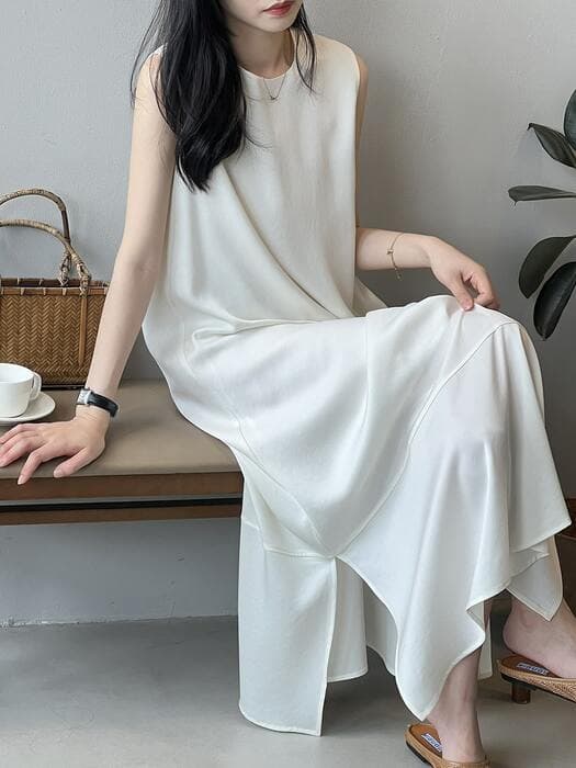 骨格ナチュラルラウンドネックノースリーブワンピース