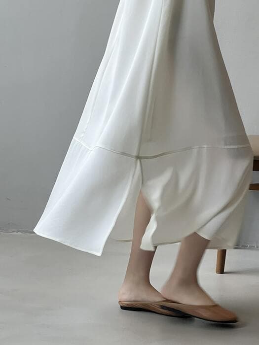 骨格ナチュラルラウンドネックノースリーブワンピース