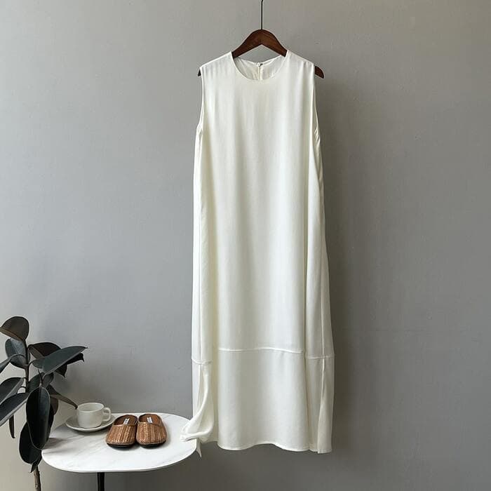 骨格ナチュラルラウンドネックノースリーブワンピース