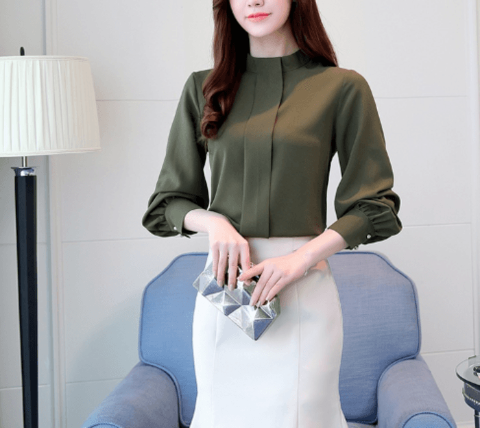 骨格ナチュラルシンプルノーカラーブラウストップス