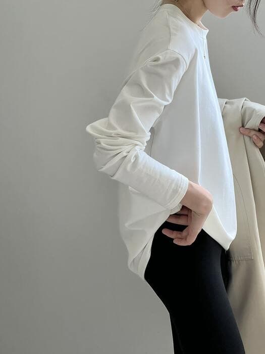骨格ナチュラルラウンドネック長袖Tシャツ