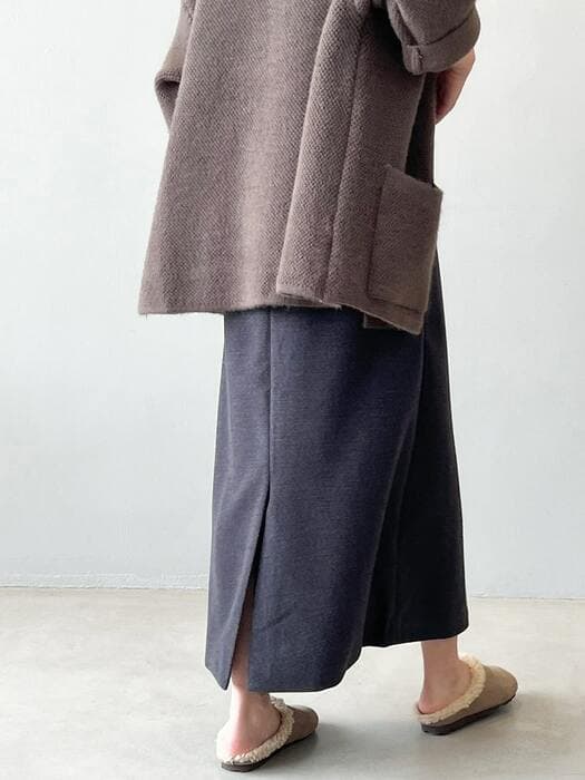 骨格ナチュラルベルト付きストレートIラインスカート