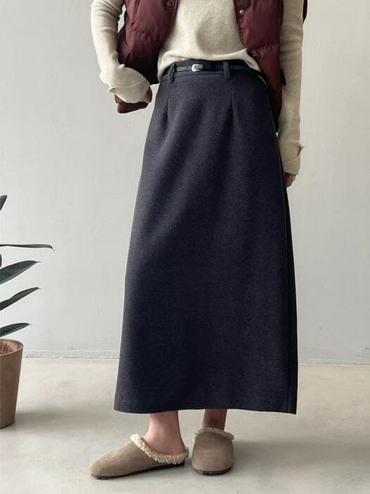 骨格ナチュラルベルト付きストレートIラインスカート