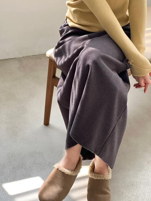 骨格ナチュラルベルト付きストレートIラインスカート