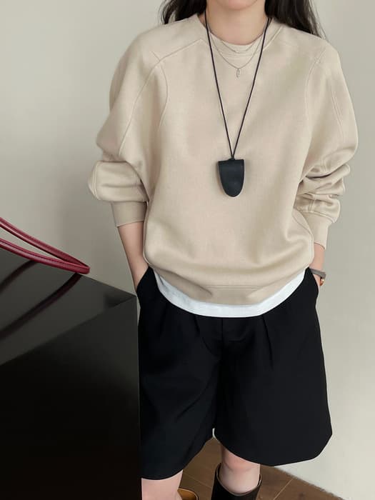 骨格ナチュラルラウンドネックオーバーサイズトップス