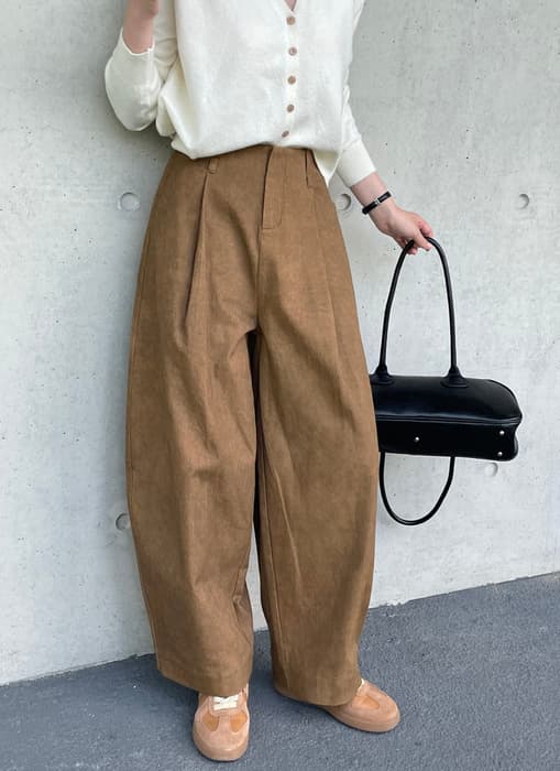 骨格ナチュラルタックワイドパンツ