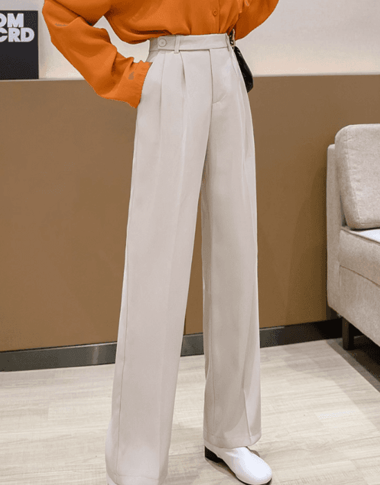 骨格ナチュラルタック入りセンタープレスストレートパンツ