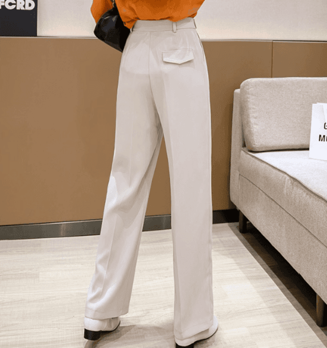 骨格ナチュラルタック入りセンタープレスストレートパンツ