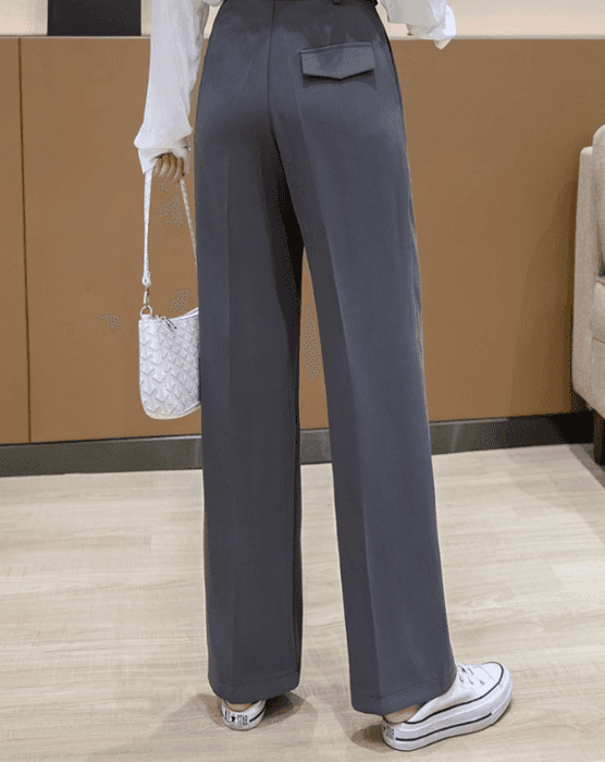 骨格ナチュラルタック入りセンタープレスストレートパンツ