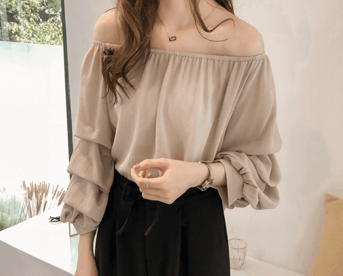 骨格ナチュラル袖フリルブラウストップス