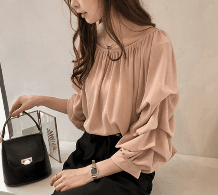 骨格ナチュラル袖フリルブラウストップス